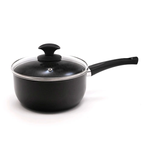 Panela preta de alumínio com cabo longo e tampa de vidro temperado com pegador preto.