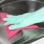Aprenda como limpar pia de inox