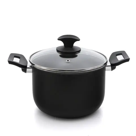 Caldeirão preto antiaderente com tampa de vidro transparente, alças laterais em material termoisolante e puxador ergonômico sobre fundo branco